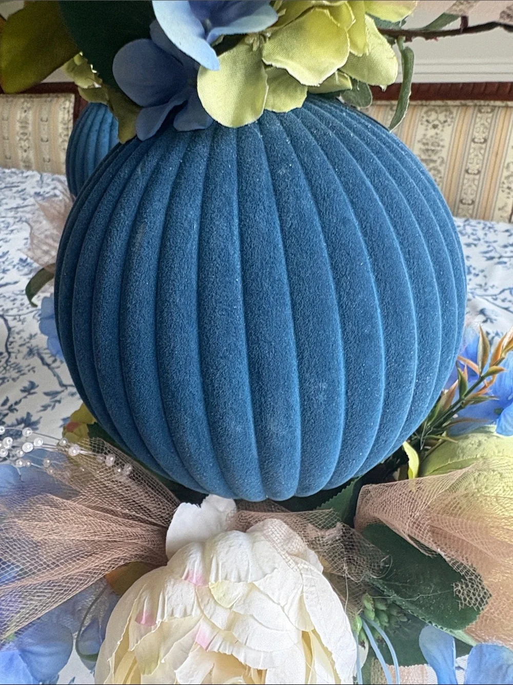 N/A elegant blue